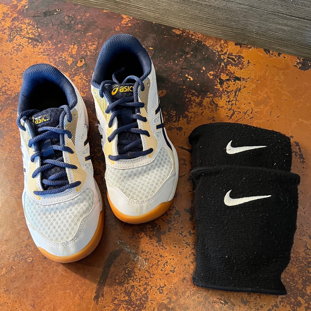 Girls ASIC volleyball court shoes